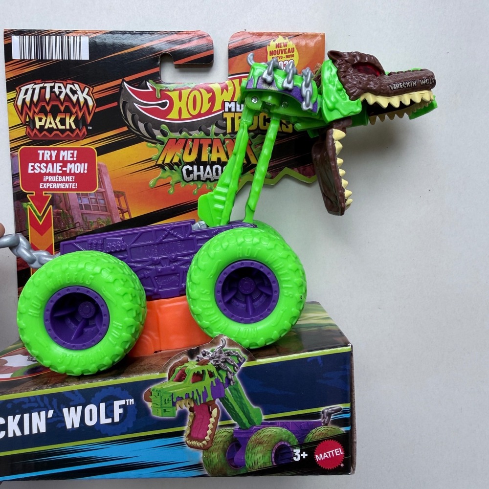 Hot Wheels Monster Truck Mutant Chaos Wreckin' Wolf Attack Pack Transforming Car